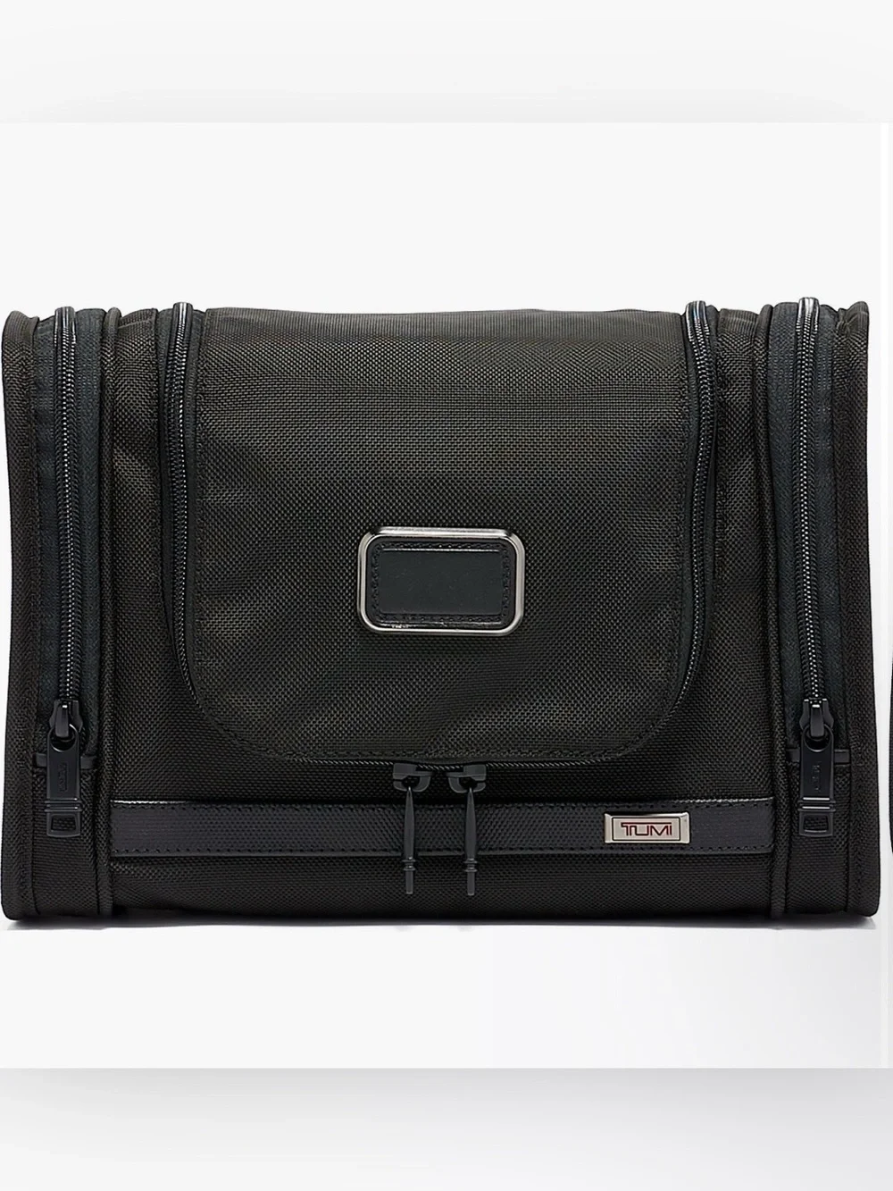 NWT Alpha 3 Hanging Travel Kit $225 MSRP